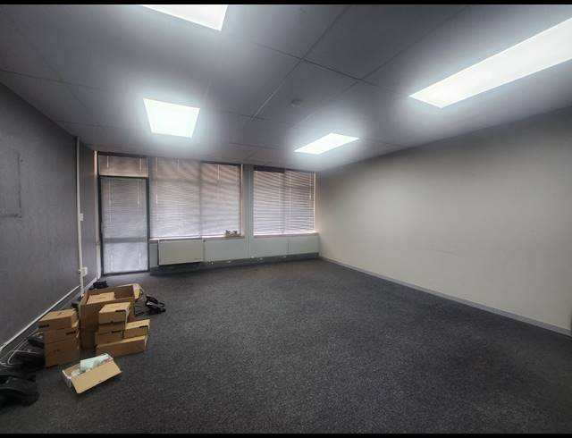 70M² OFFICE TO LET IN VORNA VALLEY